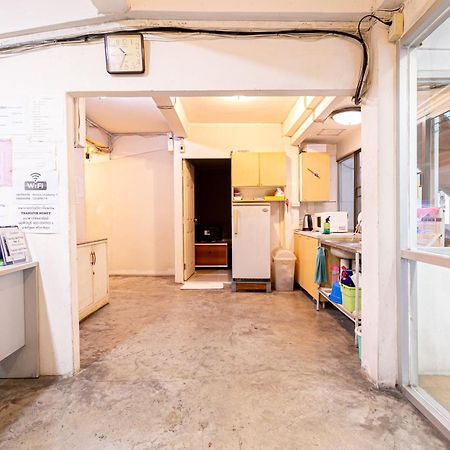 Freesia Saladaeng Silom Apartments Bangkok Ngoại thất bức ảnh