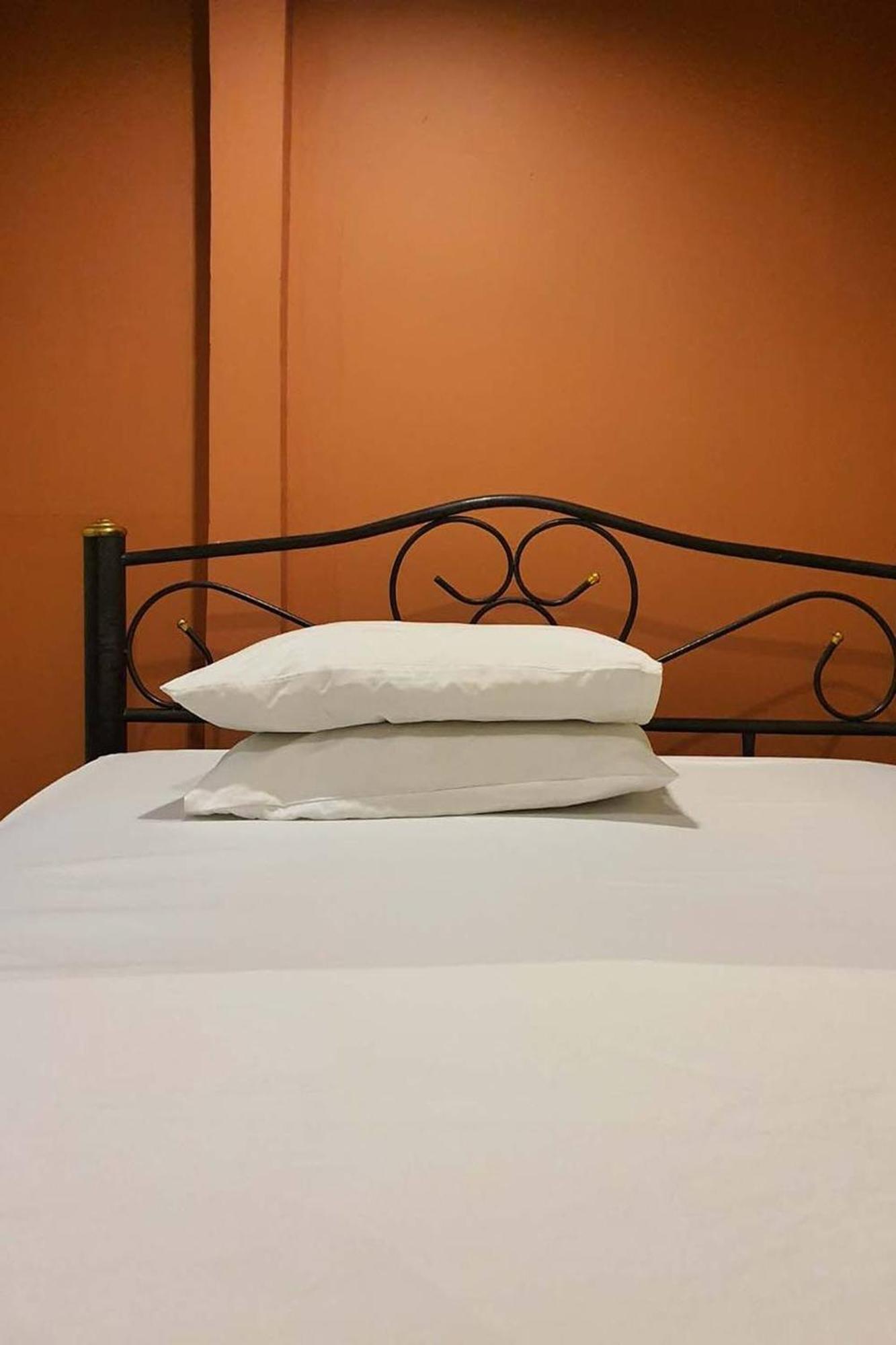 Freesia Saladaeng Silom Apartments Bangkok Ngoại thất bức ảnh