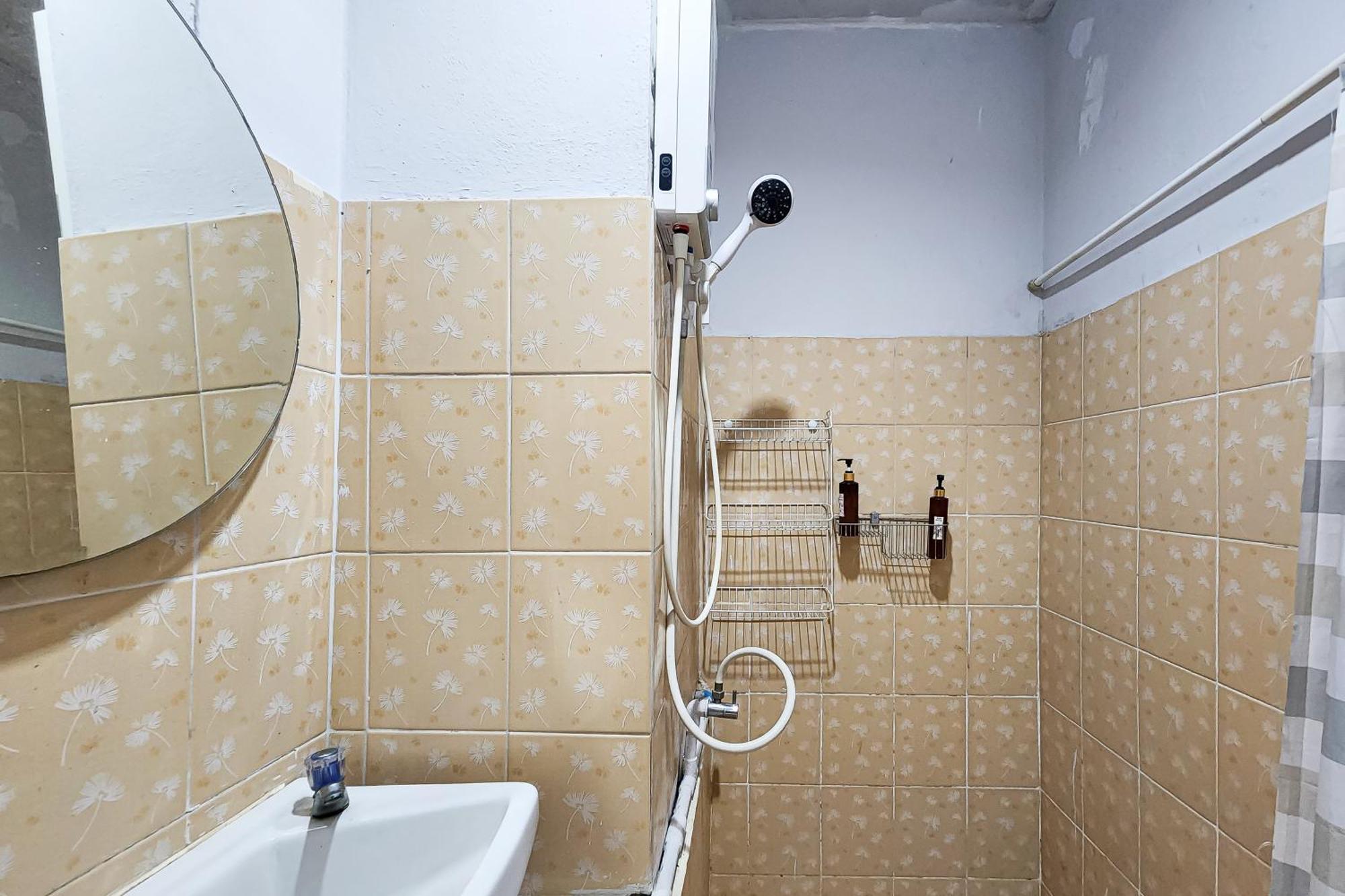 Freesia Saladaeng Silom Apartments Bangkok Ngoại thất bức ảnh