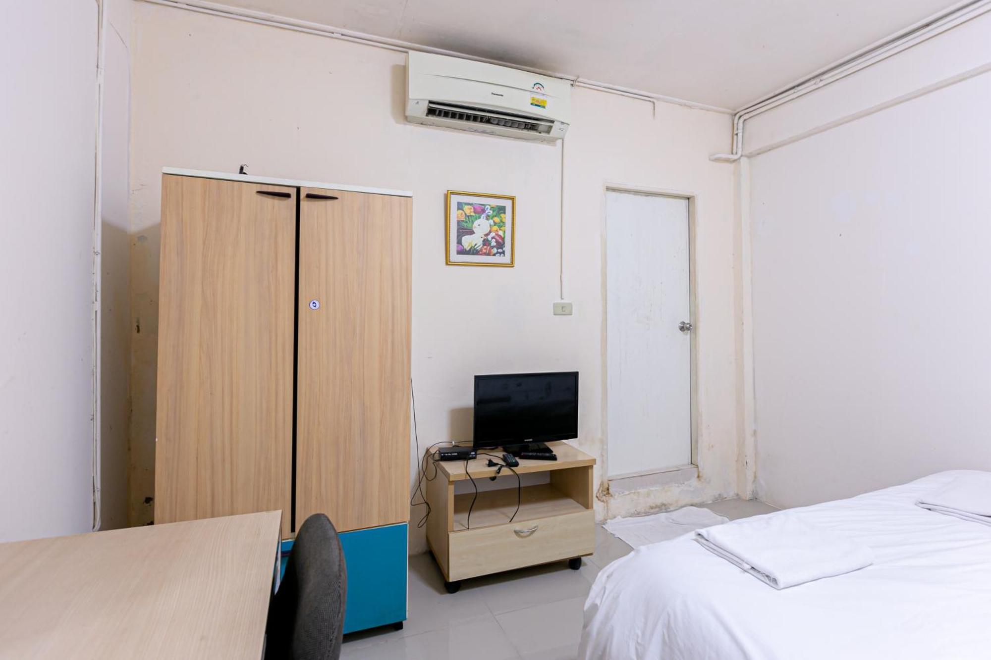 Freesia Saladaeng Silom Apartments Bangkok Ngoại thất bức ảnh