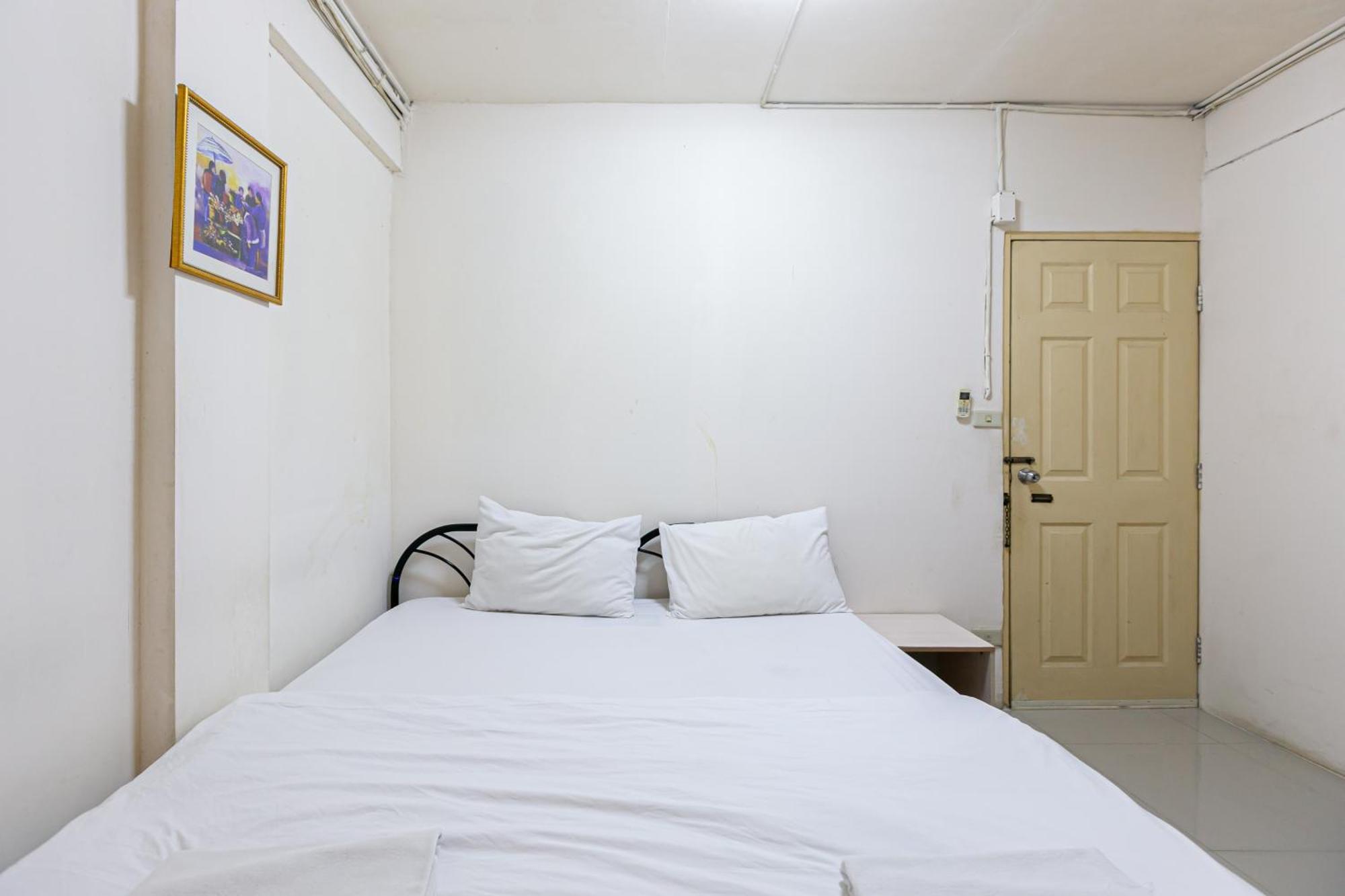Freesia Saladaeng Silom Apartments Bangkok Ngoại thất bức ảnh