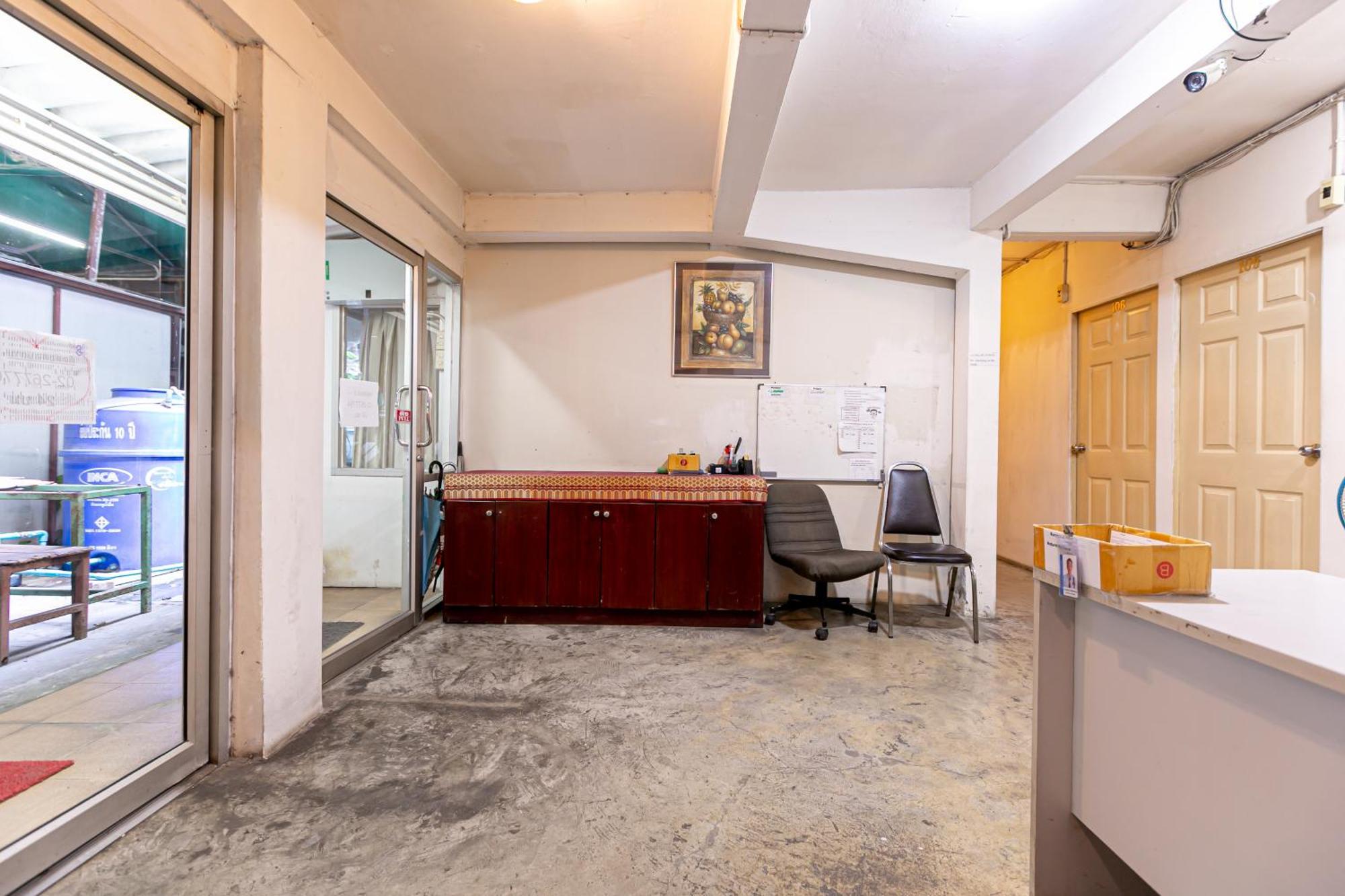Freesia Saladaeng Silom Apartments Bangkok Ngoại thất bức ảnh