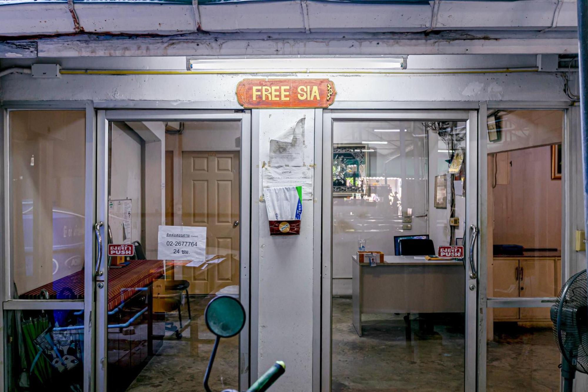 Freesia Saladaeng Silom Apartments Bangkok Ngoại thất bức ảnh