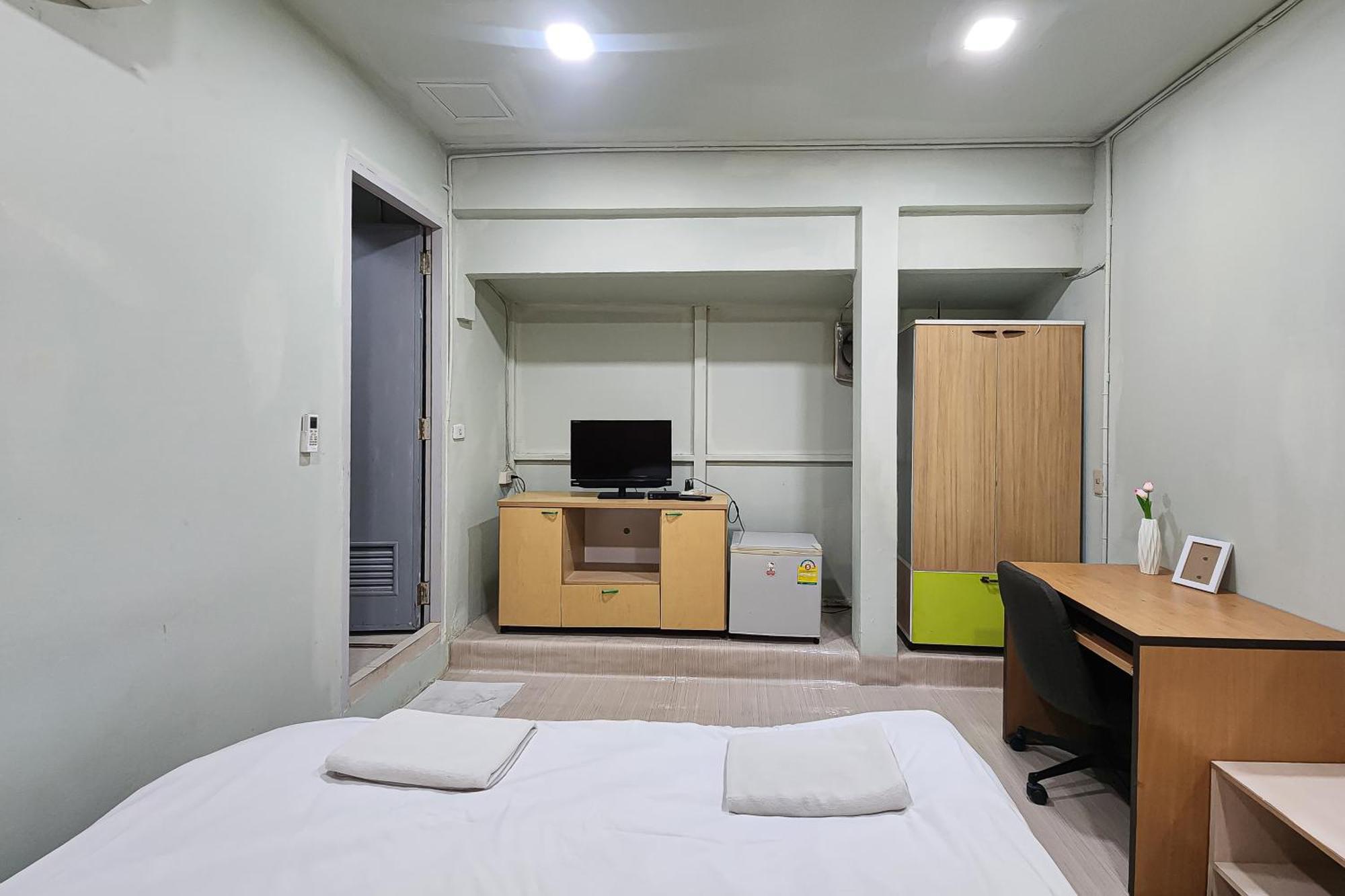 Freesia Saladaeng Silom Apartments Bangkok Ngoại thất bức ảnh