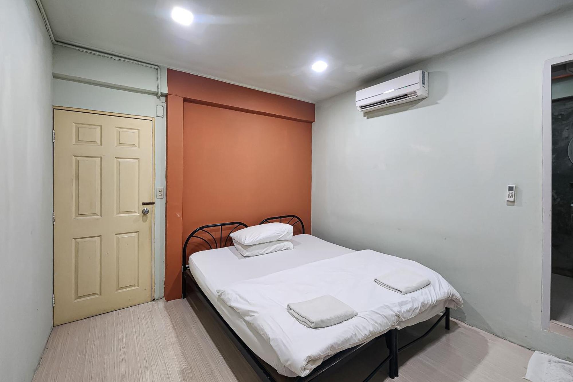 Freesia Saladaeng Silom Apartments Bangkok Ngoại thất bức ảnh