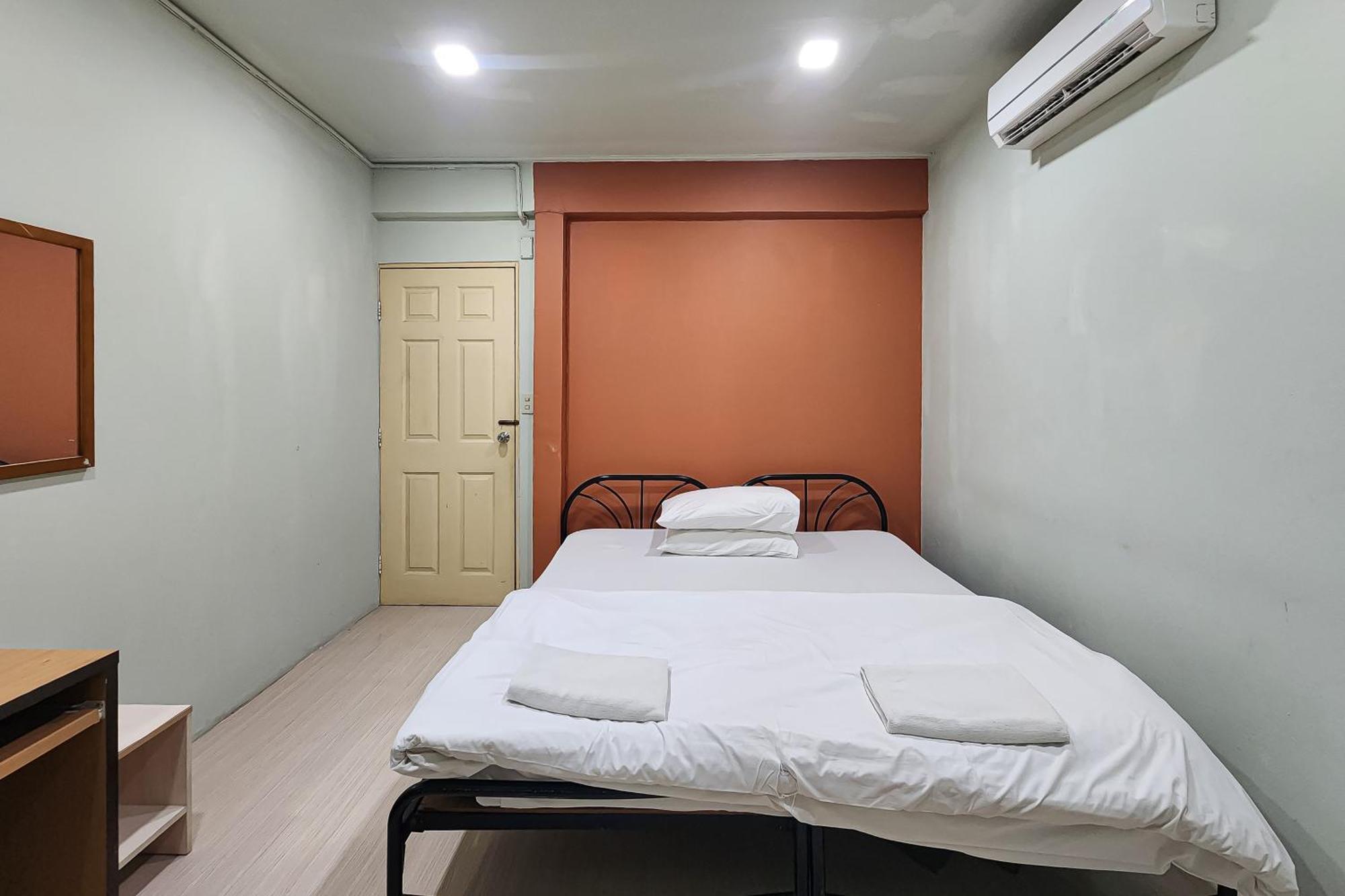 Freesia Saladaeng Silom Apartments Bangkok Ngoại thất bức ảnh