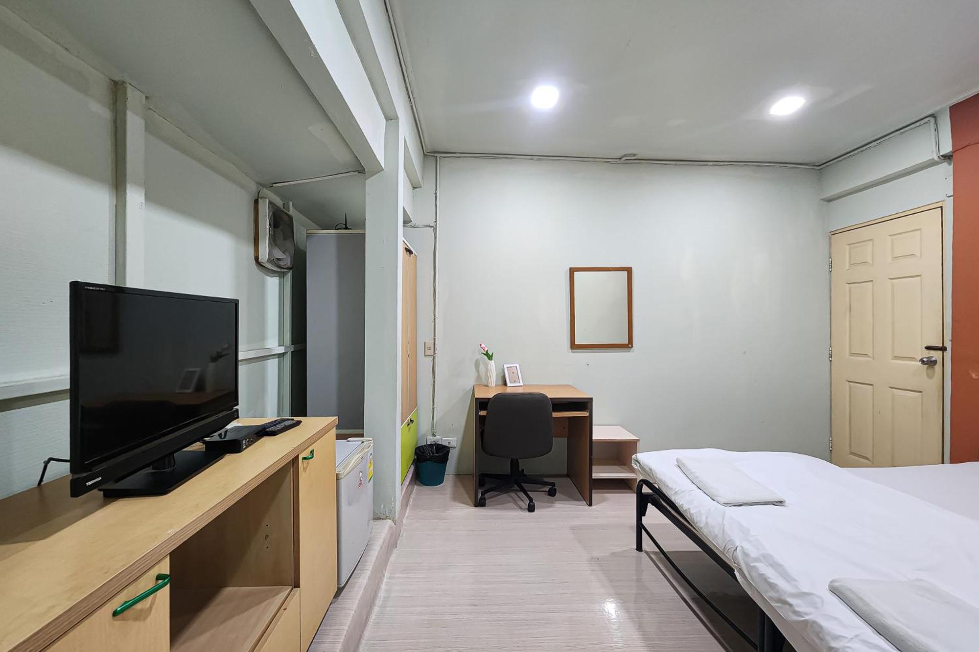 Freesia Saladaeng Silom Apartments Bangkok Ngoại thất bức ảnh