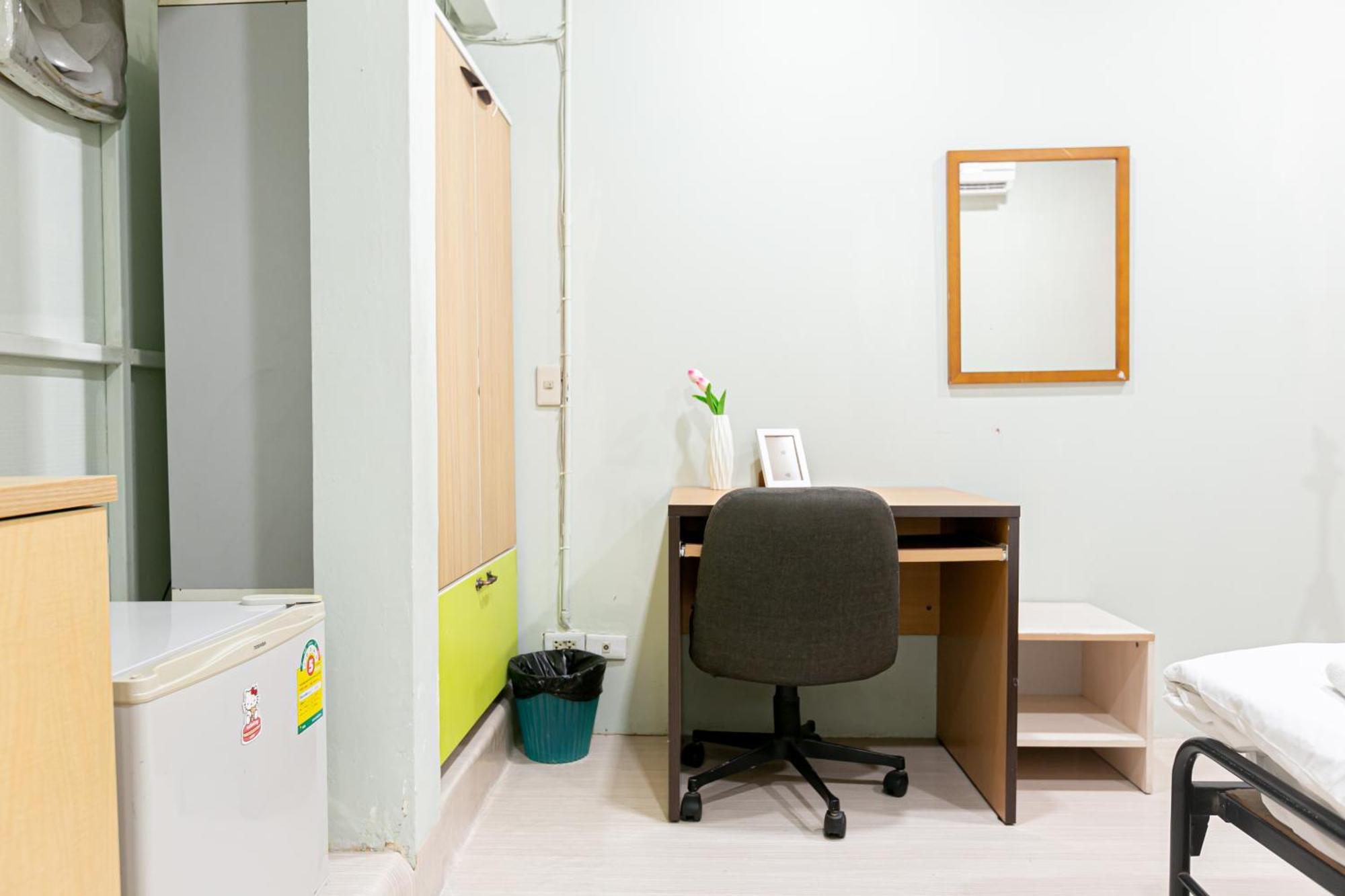 Freesia Saladaeng Silom Apartments Bangkok Ngoại thất bức ảnh